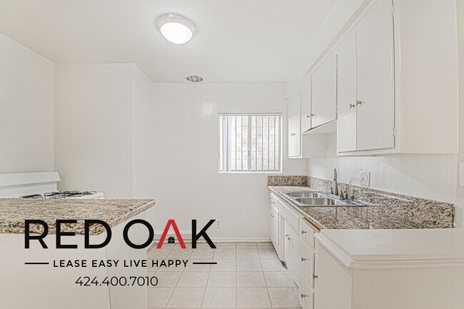 Foto del edificio - 6655 Franklin Ave