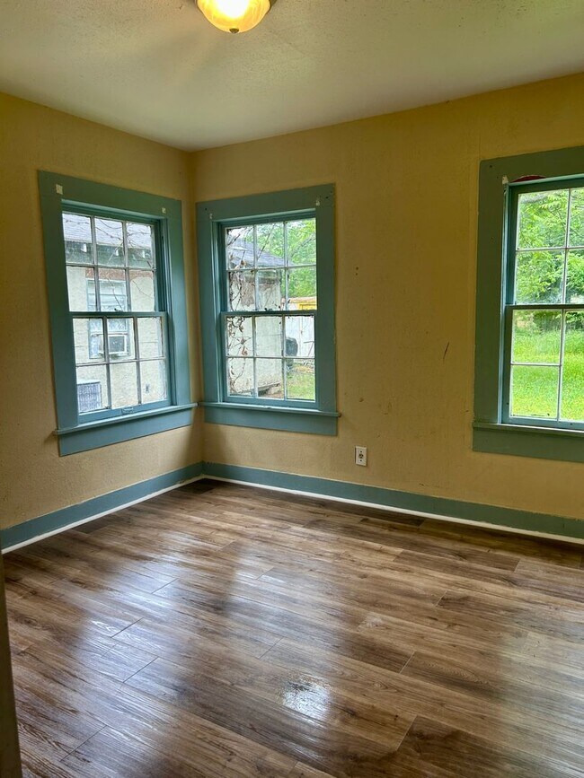 Foto del edificio - 346 E 73rd St