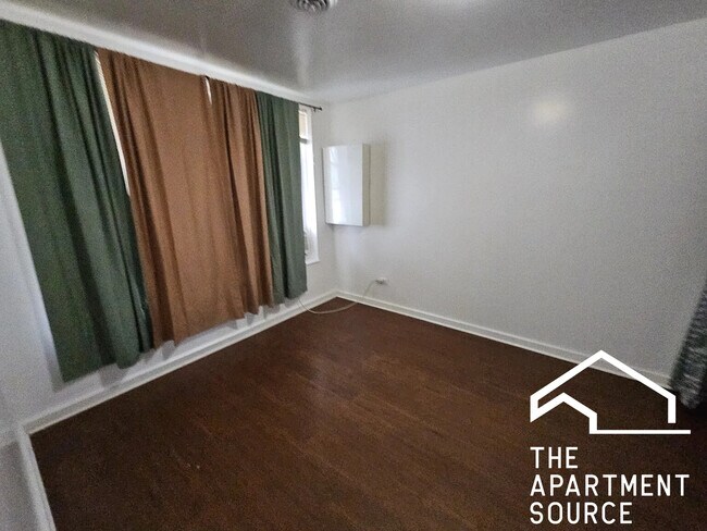Foto del edificio - 3531 W Dickens Ave