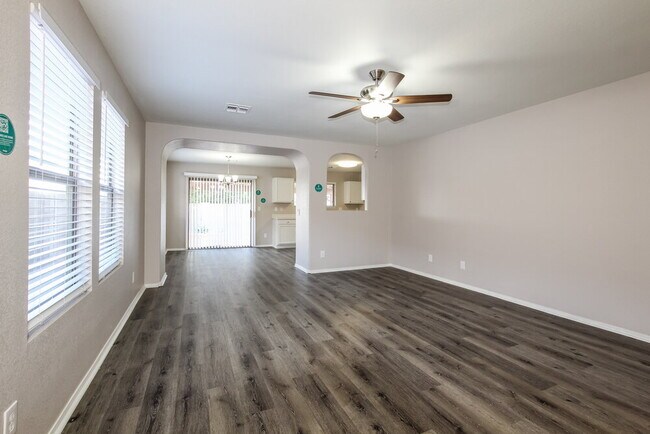 Foto del edificio - 7945 W Sanna St