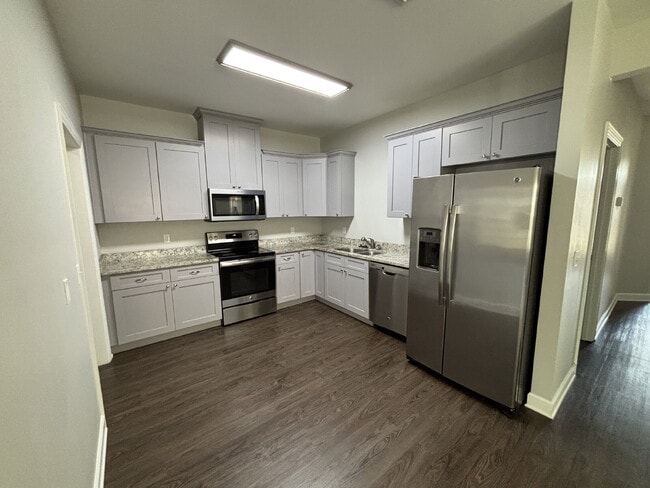 Building Photo - FOR RENT in Dothan, AL!!