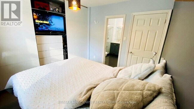 Photo du bâtiment - 1601 Sandgate Crescent