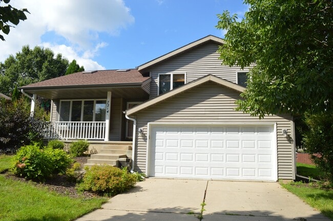 Building Photo - 7214 Blue Maple Trl
