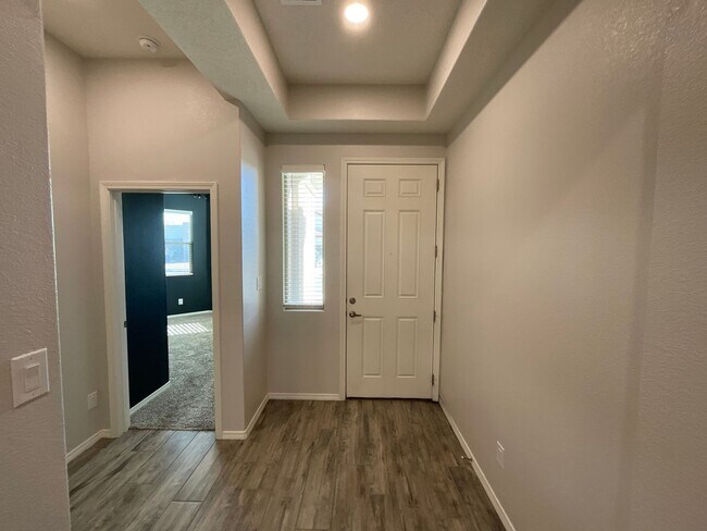 Building Photo - 3 Bedroom Single Story Home Available Near...