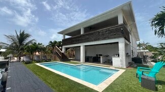 Building Photo - 1623 Venetian Dr
