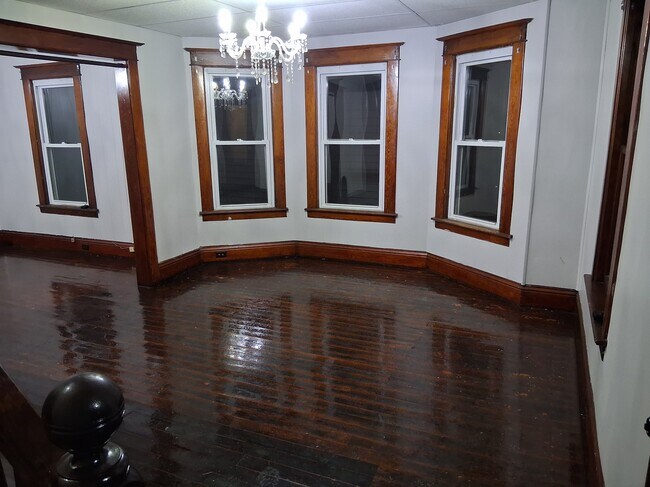 Living room - 307 Church St