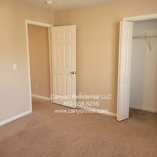 Building Photo - 4396 Moat Dr