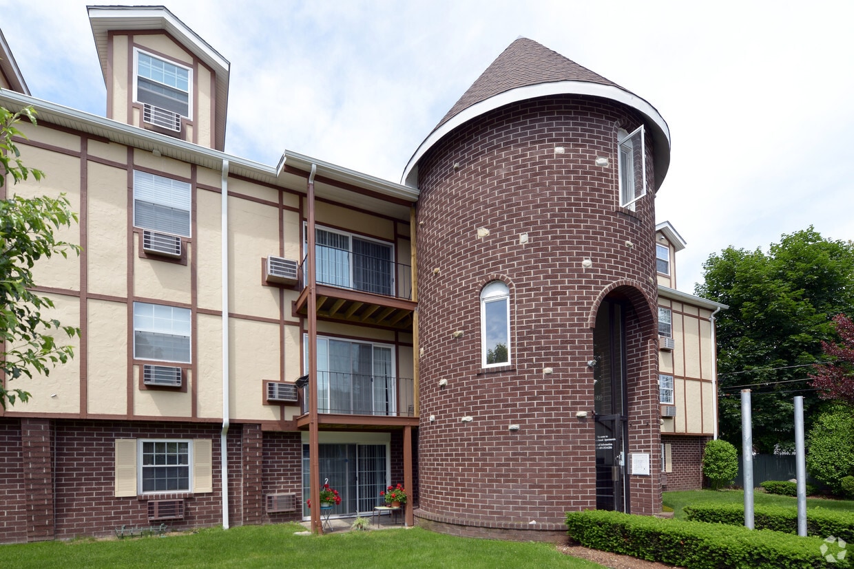 International Apartments North Providence, RI