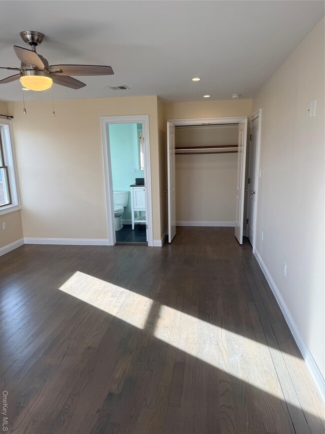 Building Photo - 90 E Hudson St