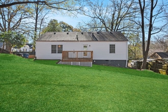 Building Photo - 1917 Spring Ave