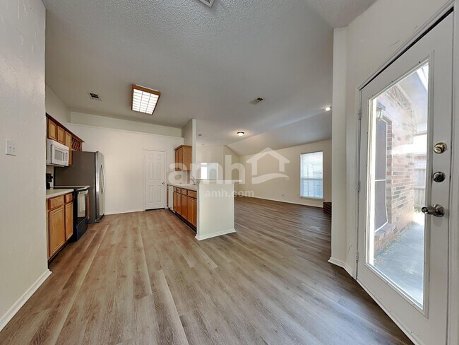 Foto del edificio - 3707 Sycamore Ln