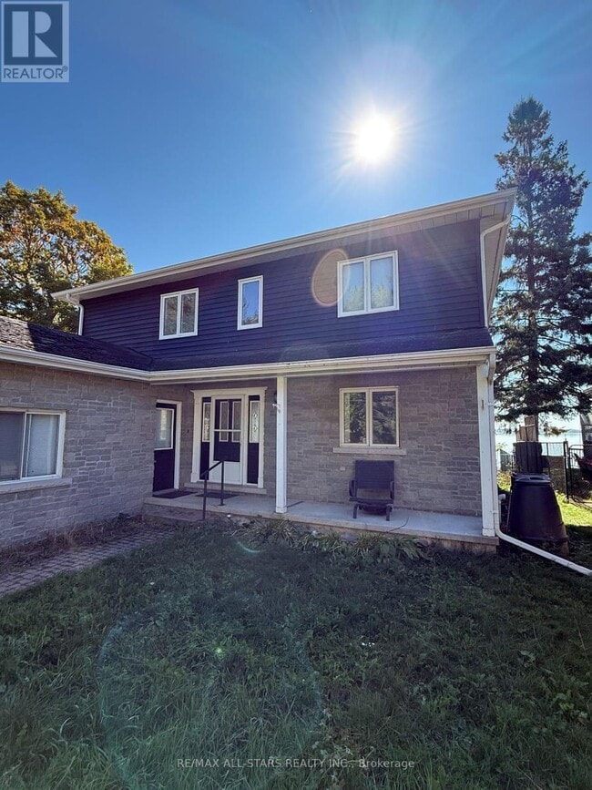 Building Photo - 2999 Lakeside Dr