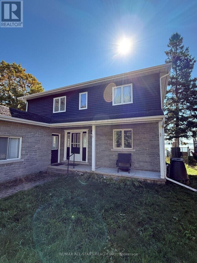 Photo du bâtiment - 2999 Lakeside Dr