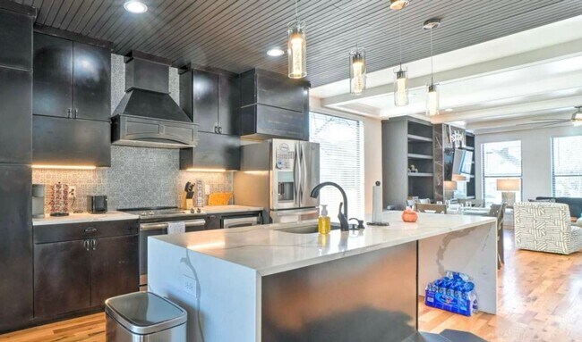 Foto del edificio - 1732 22nd Ave N
