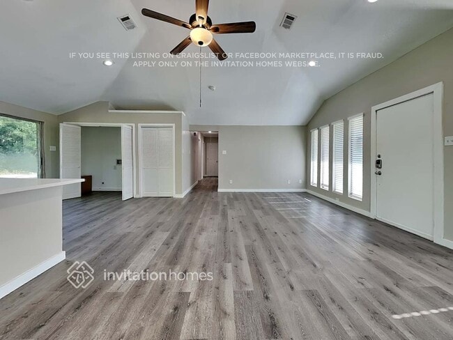 Building Photo - 380 Alpine Dr