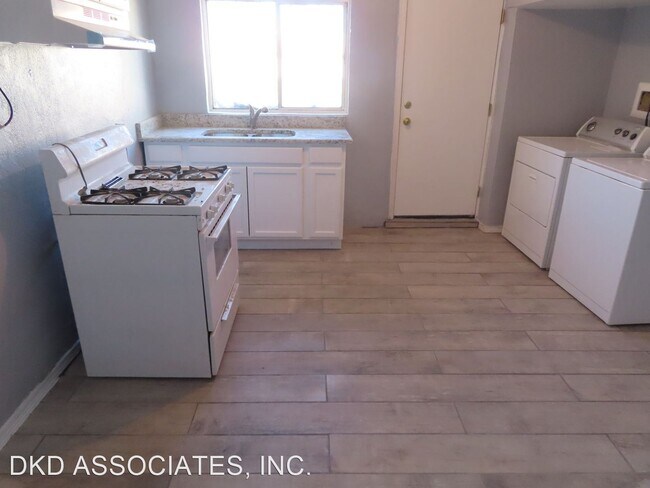 Building Photo - 2 br, 1 bath House - 4009 PIERCE UNIT 2