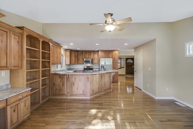 Foto del edificio - 663 Vinewood Ave