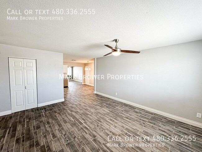 Building Photo - 1033 W Apollo Ave