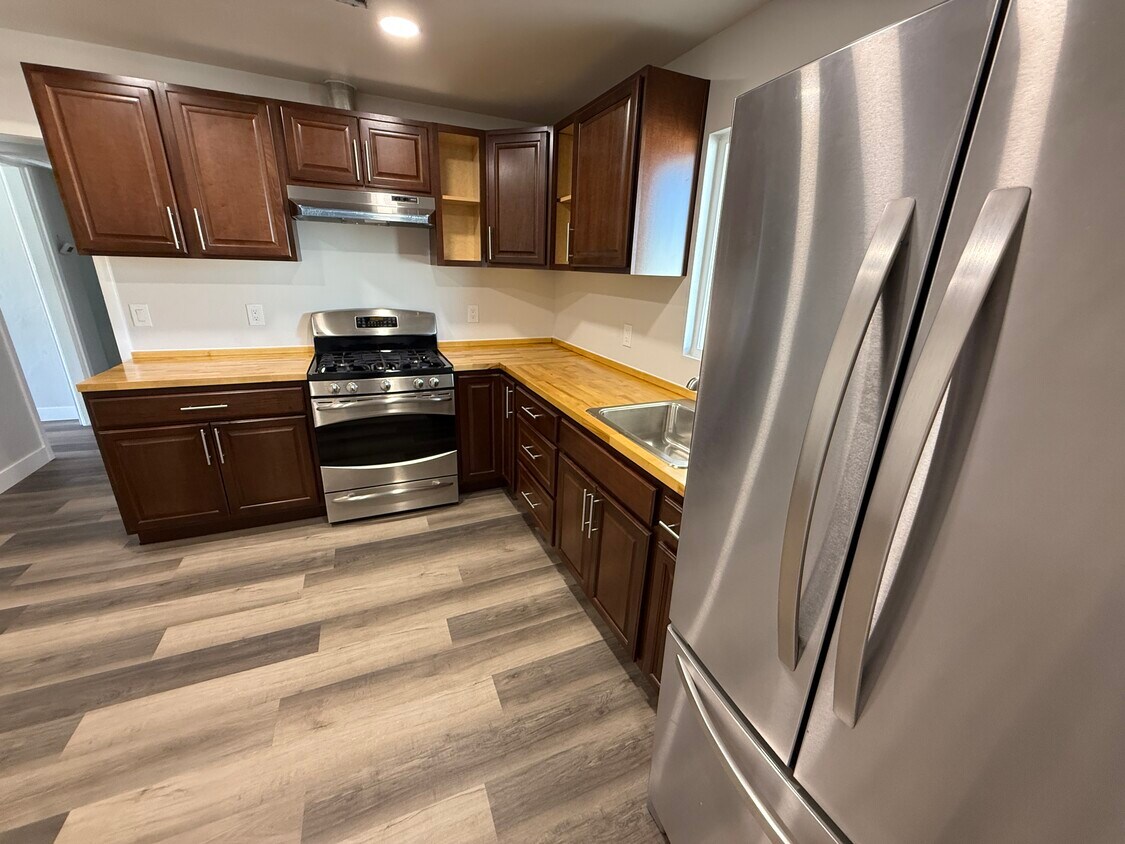 Foto principal - 738 E Roeser Rd