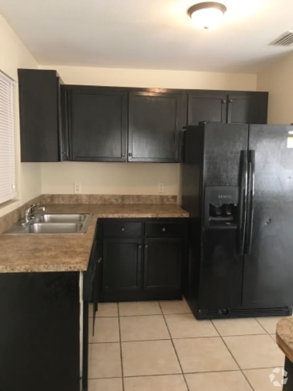Building Photo - 331 A Ln