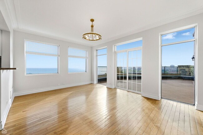 Foto del edificio - 7301 N Sheridan Rd