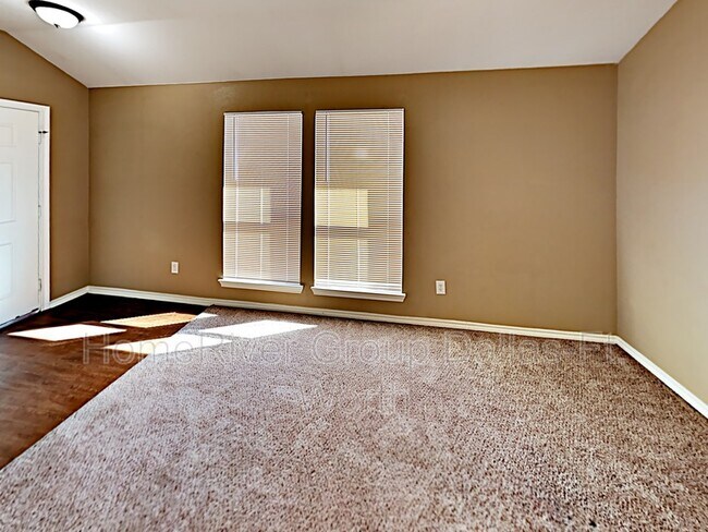 Foto del edificio - 1836 Alanbrooke Dr