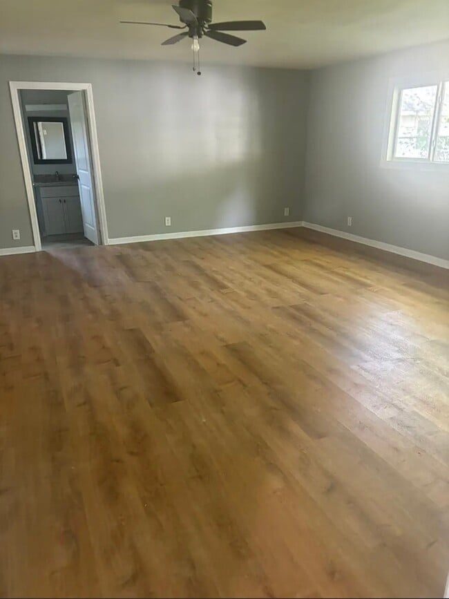 Foto del edificio - 2310 Merle St