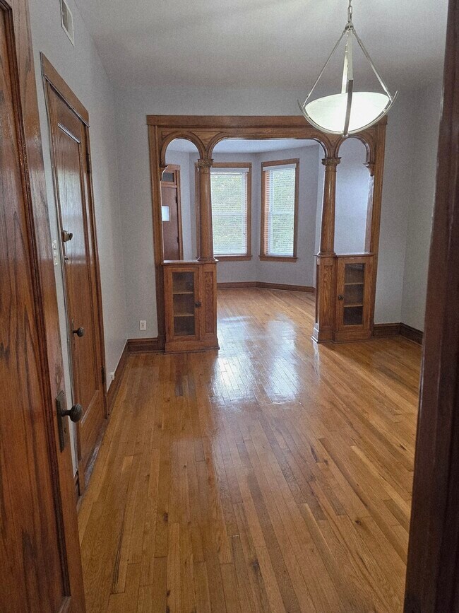Foto del edificio - 919 N Leavitt St