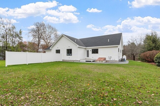 Building Photo - 18 Buttonwood Pl