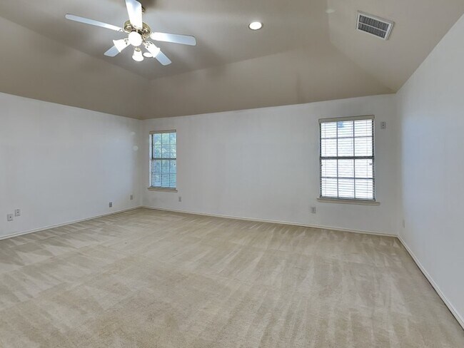 Foto del edificio - 2704 Buck Hill Dr