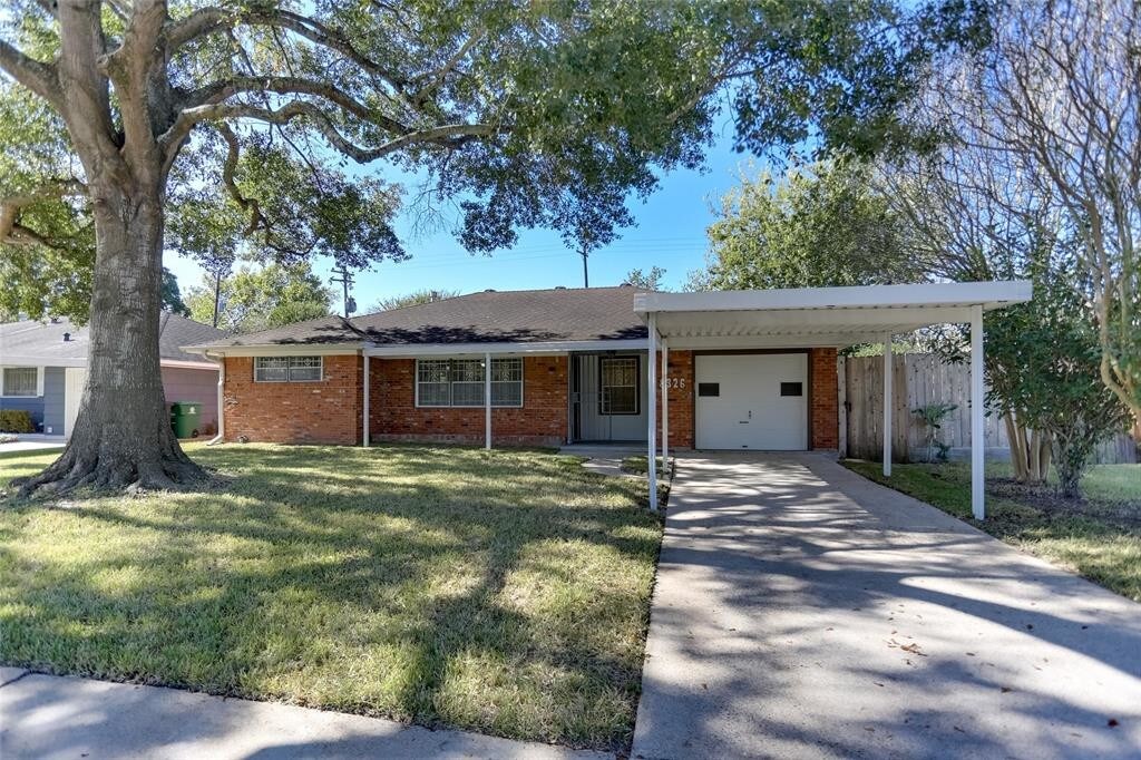 8326 Bob White Dr, Houston, TX 77074 - House Rental in Houston, TX ...