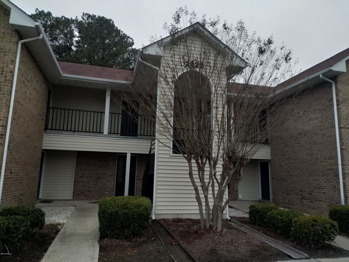 2922 Mulberry Ln Unit D, Greenville, NC 27858 Condo for Rent in