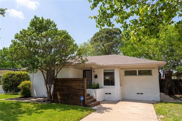 Building Photo - 10231 Pinecrest Dr