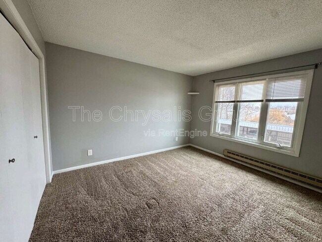 Foto del edificio - 445 Elm Pl