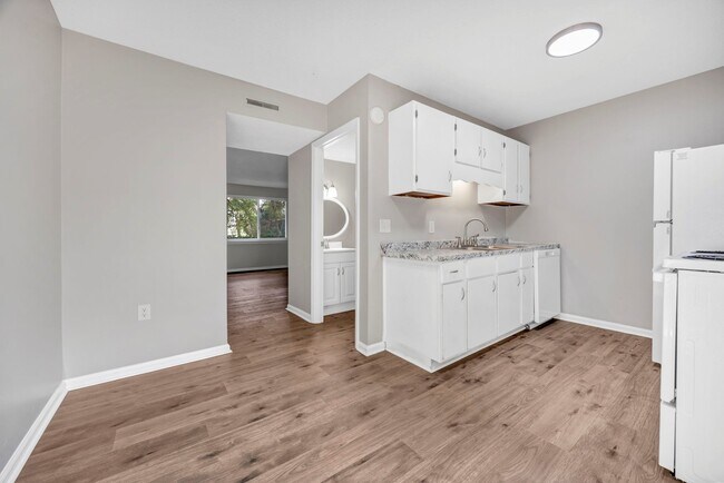 Foto del edificio - 815 Raleigh St