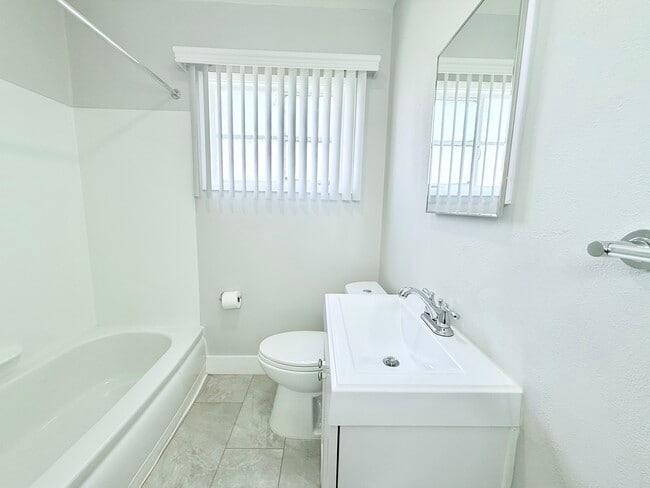 Building Photo - Acclaim at Baldwin Village