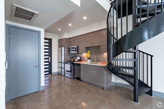 Loft Estudio - 640SF - T Loft Apartments