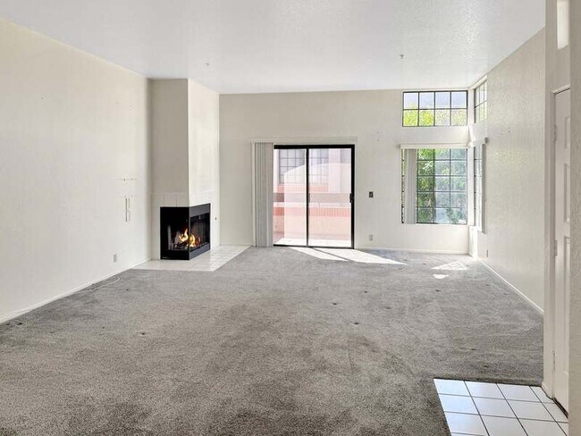 Building Photo - 2601 S Broadmoor Dr