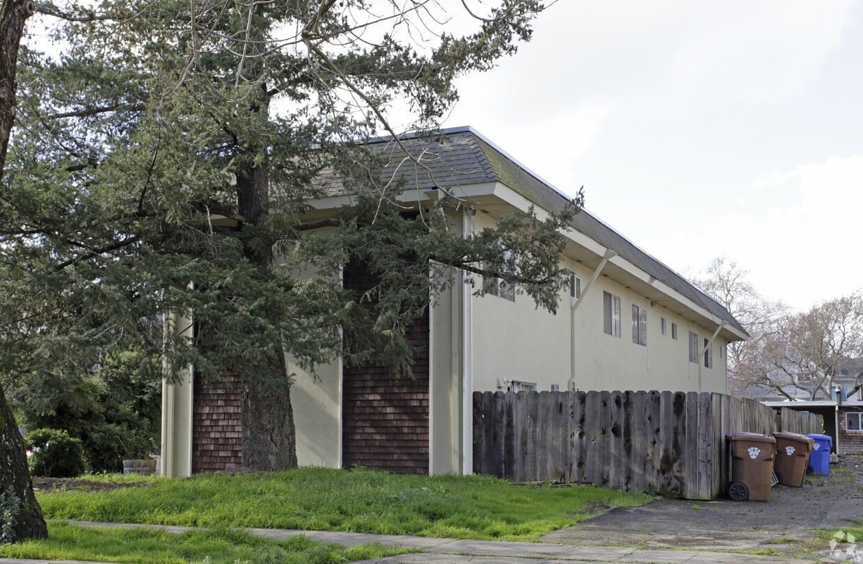 10021018 Laurel St, Napa, CA 94559 Apartments in Napa, CA