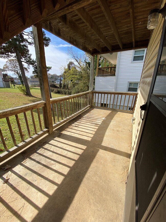 Foto del edificio - 1518 Garfield Ave