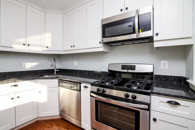 Kitchen - 2713 South Veitch Street