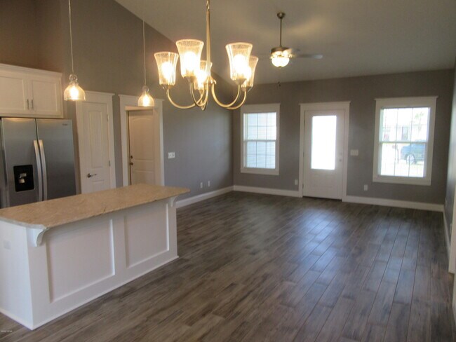 Building Photo - 5304 Alexander Ln