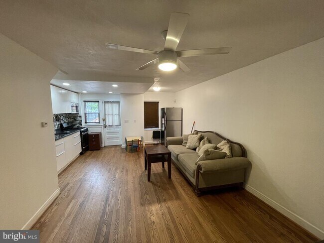 Foto del edificio - 1802 H St NE