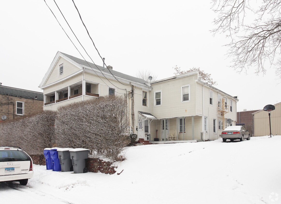 20 Pleasant St, Enfield, CT 06082 Apartments in Enfield, CT