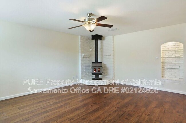 Building Photo - 334 W Duranta St