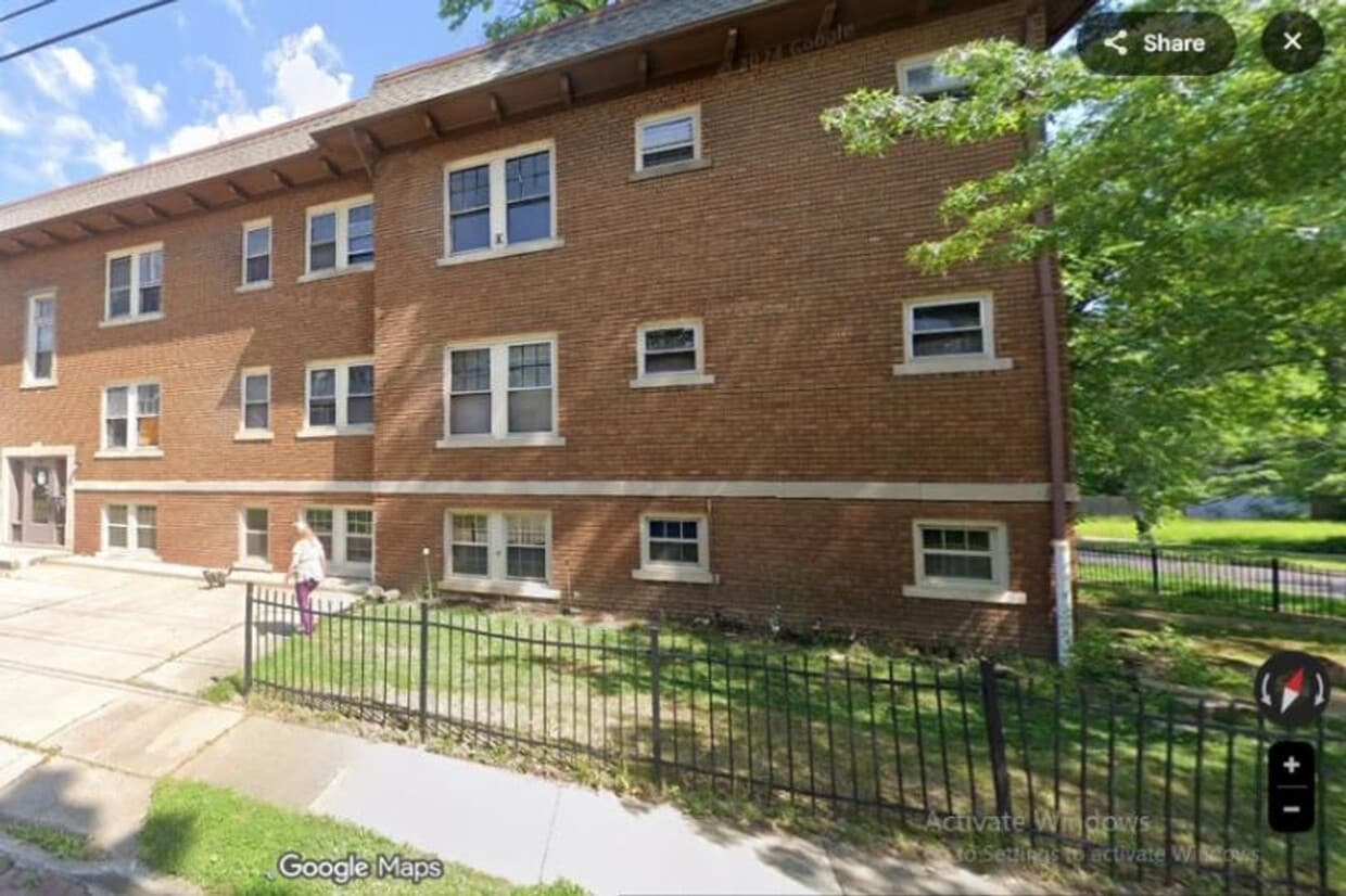 Primary Photo - 111 Hollinger Ave