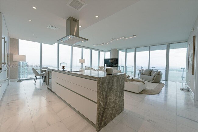 Foto del edificio - 700 NE 26th Terrace