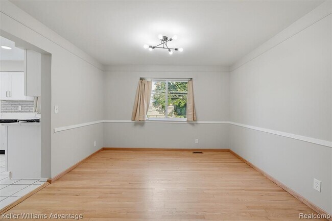 Foto del edificio - 27955 Berkshire Dr