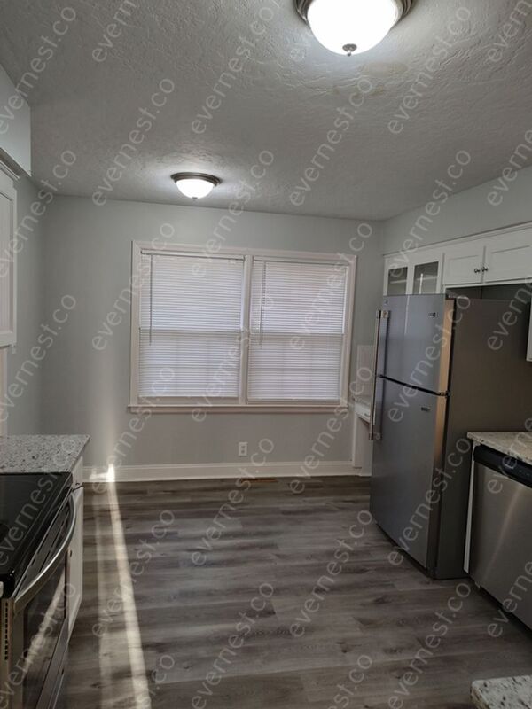 Building Photo - 916 Dorton Ln