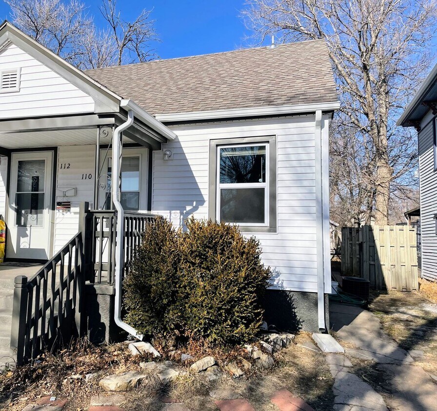 Primary Photo - 110 &amp; 112 W 7th